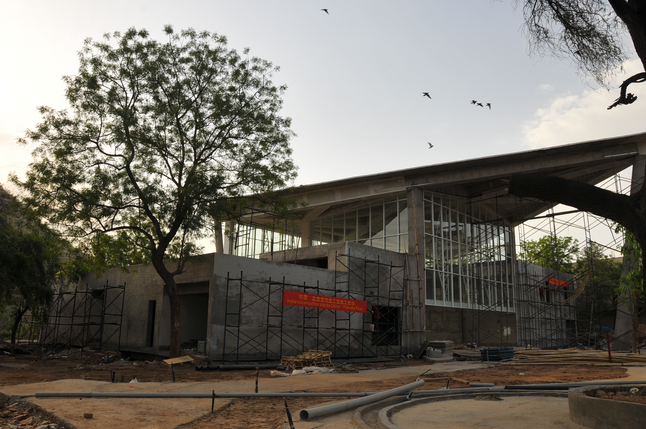 油漆無(wú)國(guó)界,互助友情漆 油漆無(wú)國(guó)界,互助友情漆