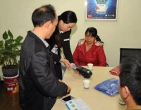 油漆加盟商見(jiàn)證:增城溫先生簽約友情漆 油漆加盟商見(jiàn)證:增城溫先生簽約友情漆